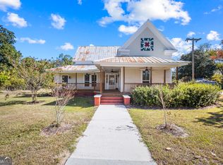 295 S Lewis St, Metter, GA 30439