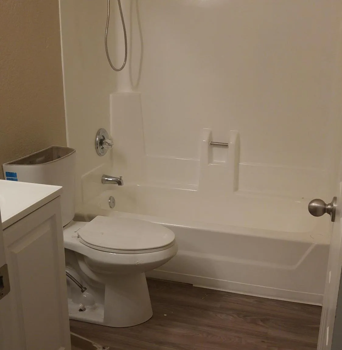 3 bed, 3.0 bath, 1100 sqft, $1,499 — Photo 3