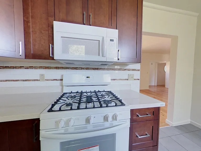 2412 Ellsworth St. — Photo 21