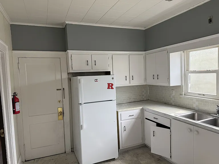 91 Guilden St #1 — Photo 3