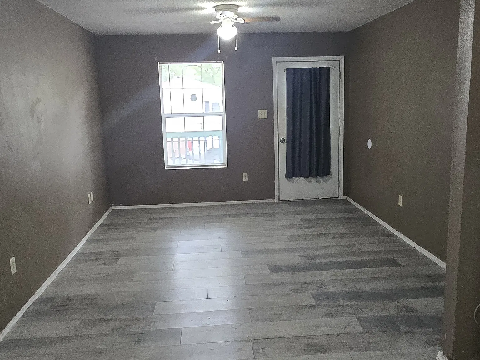 1601 E 32nd Ave — Photo 3