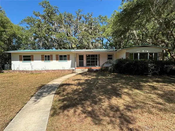 22 Poinsettia Dr, Deland, FL 32724