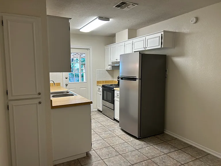 309 Briarwood Dr #309 — Photo 4