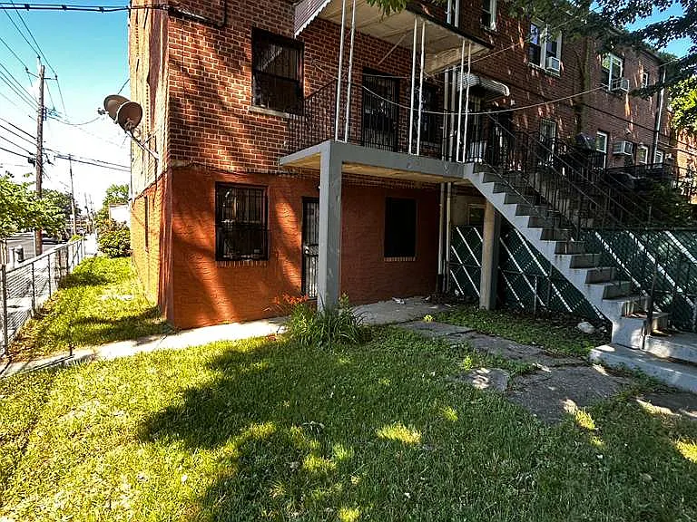 1149 E 219th St #1 — Photo 10