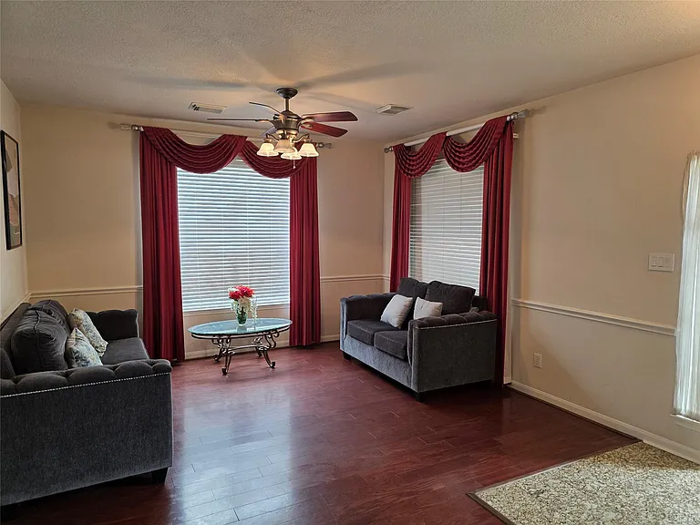 2715 Riverhollow Ln — Photo 7