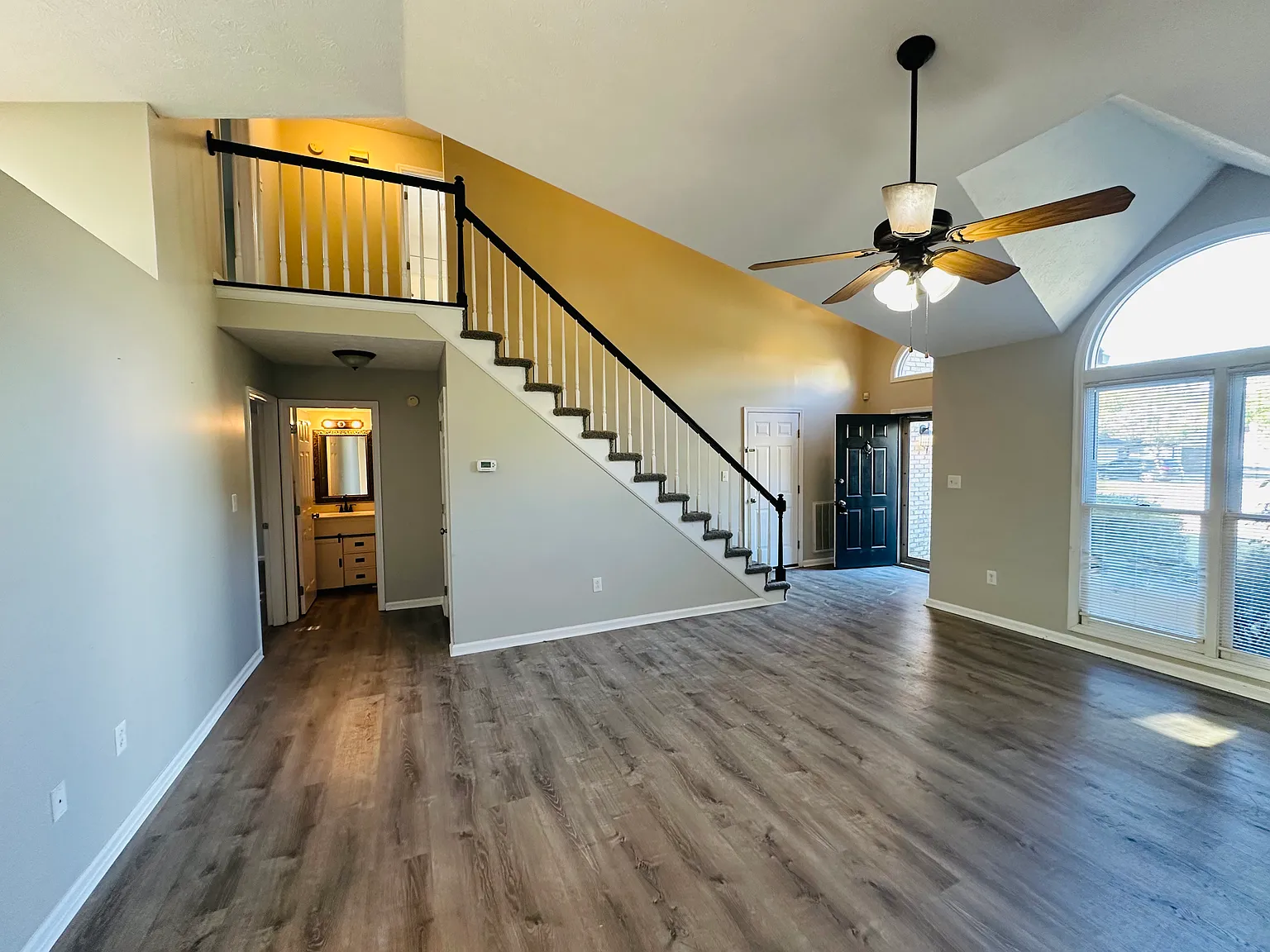 3 bed, 1653 sqft, $2,100 — Photo 4