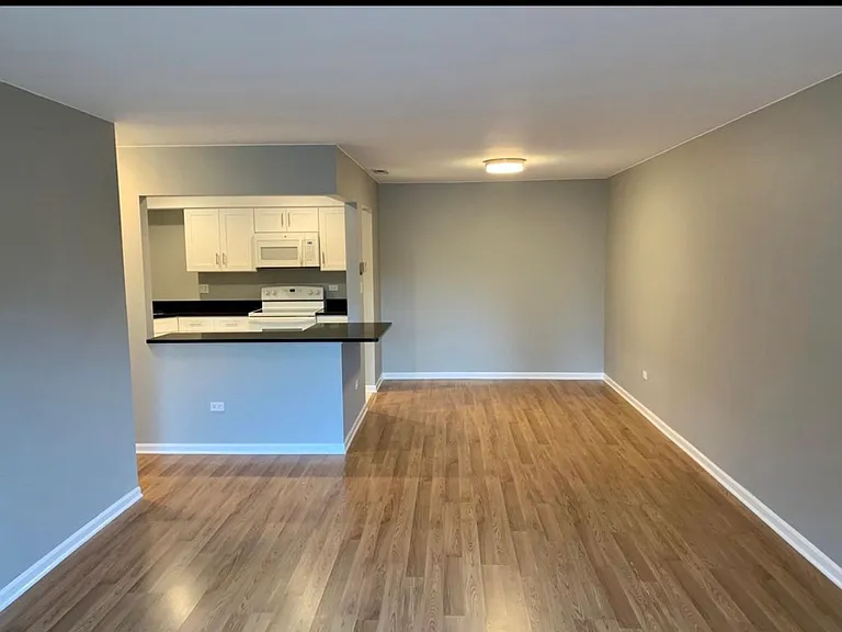 1112 Castilian Ct #C109 — Photo 3
