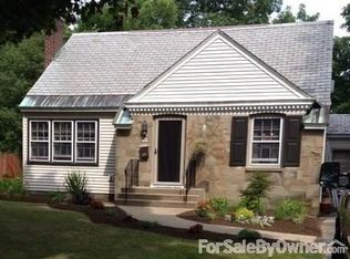 1558 Valencia Rd, Niskayuna, NY 12309