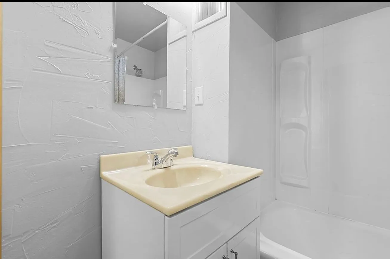 2 bed, 720 sqft, $1,200 — Photo 4