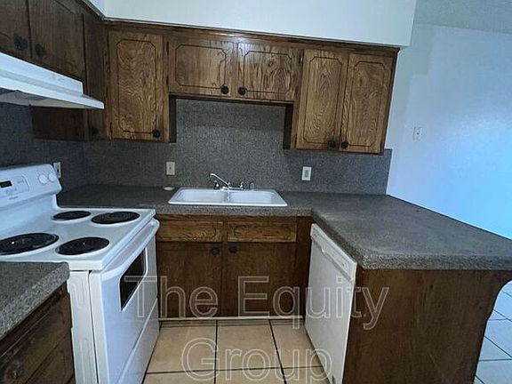 5th image of 1879 Emma Lee Ln