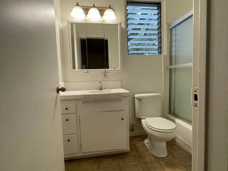 1152-1154 Poinsettia Place — Photo 11
