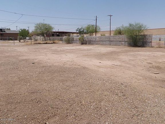 2nd image of 957 W Calle Medina