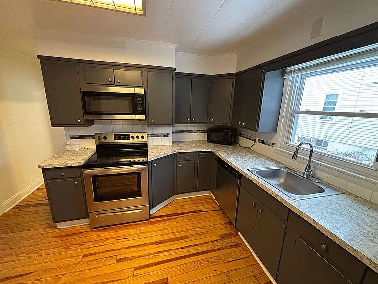 17 Glenwood St #2 — Photo 4
