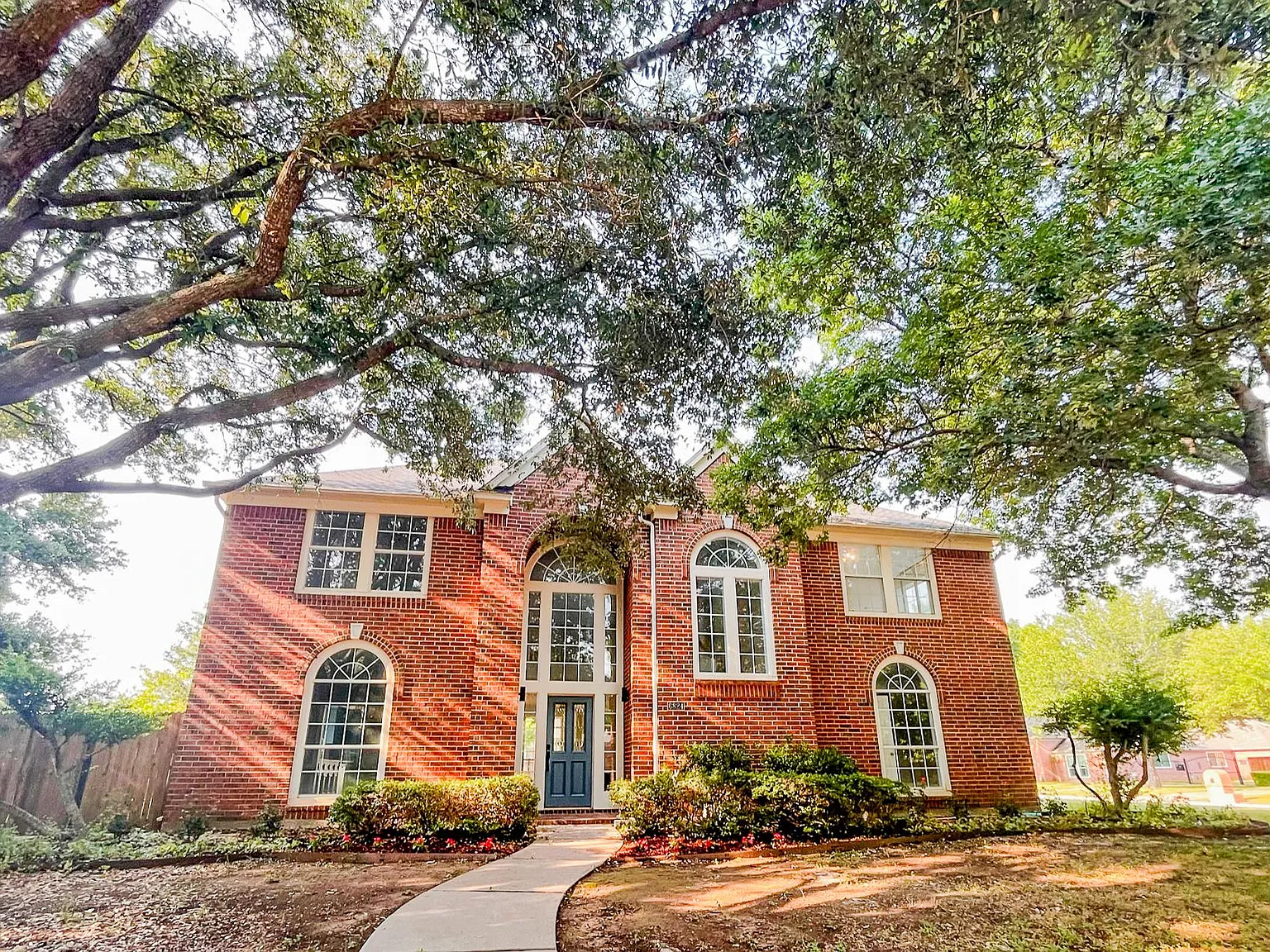 4 bed, 2943 sqft, $4,000 — Photo 1