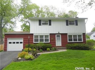 4 Gooseberry Ln, Liverpool, NY 13090