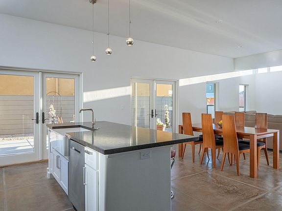 4th image of 638 S Mordasini Pl