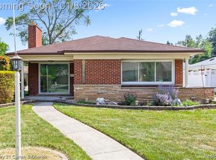 25427 Elon Dr, Dearborn Heights, MI