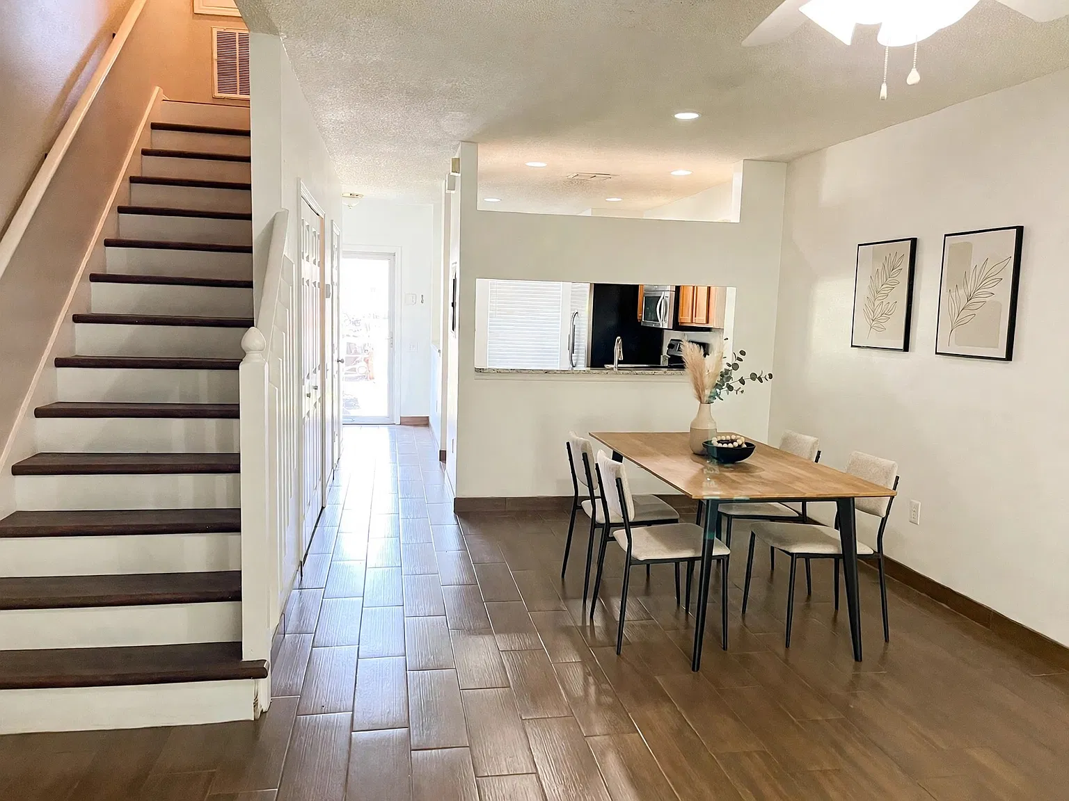 2 bed, 2.5 bath, 1184 sqft, $1,575 — Photo 4