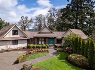 863 Fairway View Dr, Eugene, OR 97401