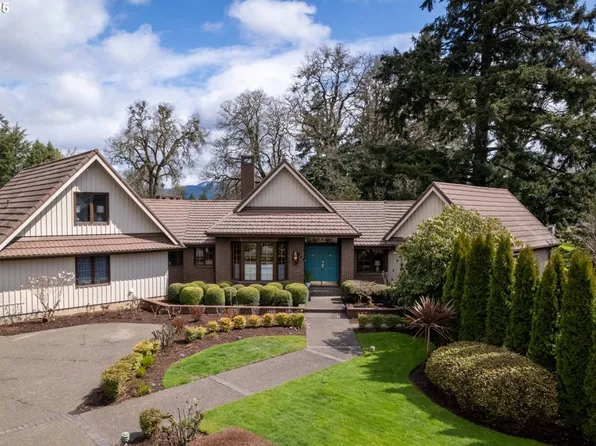 863 Fairway View Dr, Eugene, OR 97401