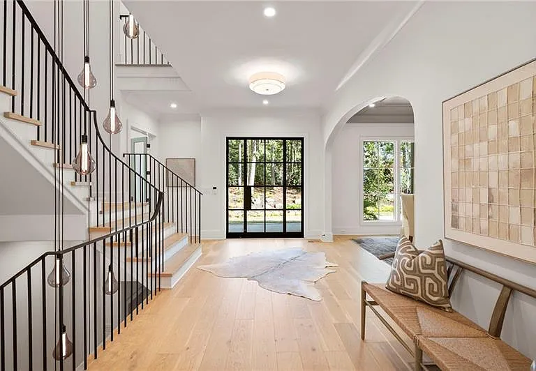 1074 Moores Mill Rd NW — Photo 5