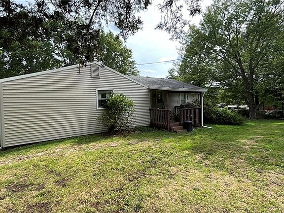 3rd image of 624 E 147th St