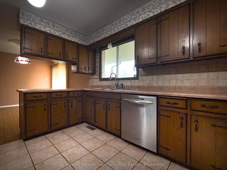 4711 Watson Rd S — Photo 4