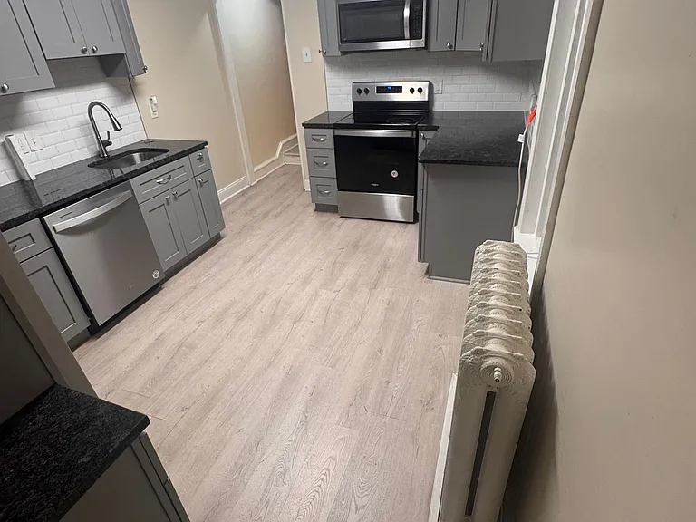 4241 Main St — Photo 3