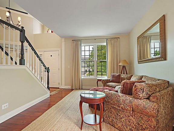 4th image of 350 Kestrel Ln