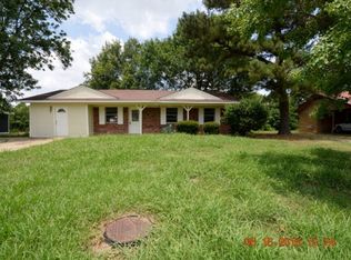 1254 Glendale Cir, Greenwood, MS 38930