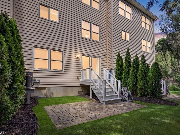 2nd image of 7 Christina Ct