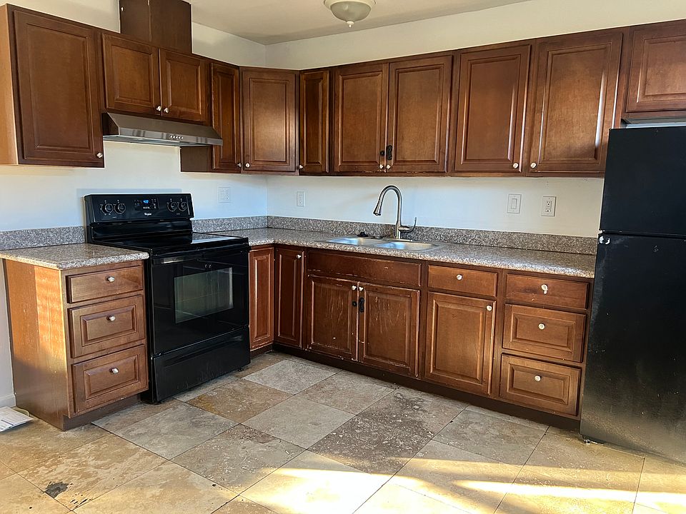 1st image of 166 Echo Ave APT 2