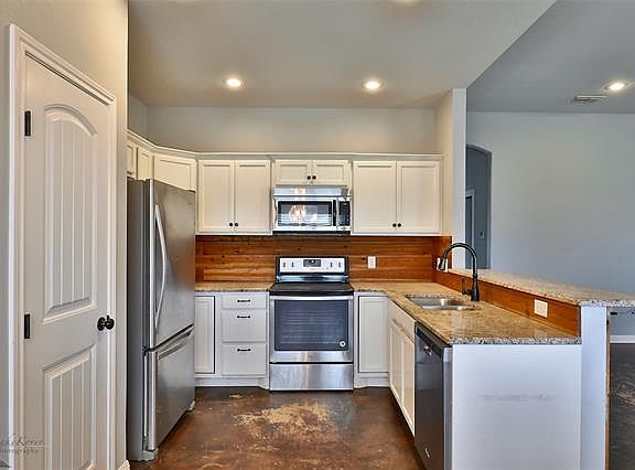 3rd image of 379 Foxtrot Ln