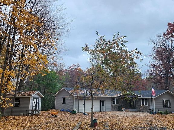 2nd image of S8185 Woodland Ct