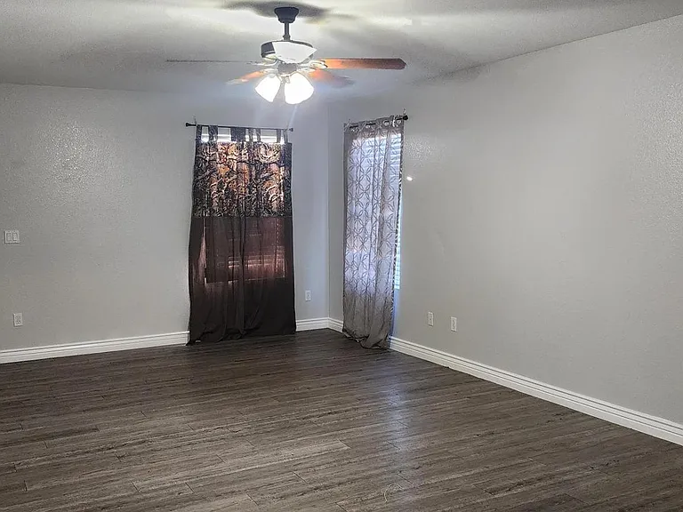 9124 W Elm St — Photo 11