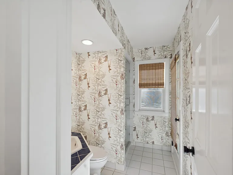 21 Georgica Woods Ln — Photo 14