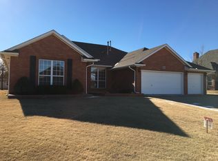 1604 Churchill Rd, Yukon, OK 73099