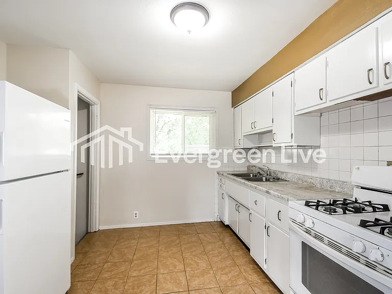 1710 Patterson Rd — Photo 7