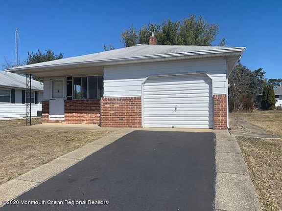 2nd image of 8 Nevis Ct