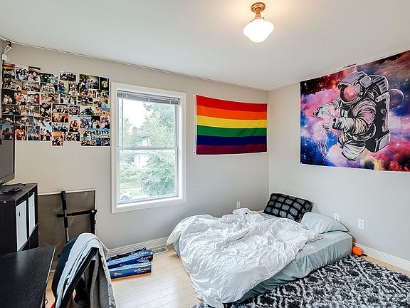 5th image of 1907 Marshall Ave #2