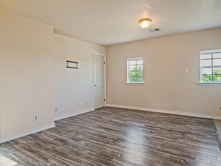 1424 NW 33rd St #A — Photo 11