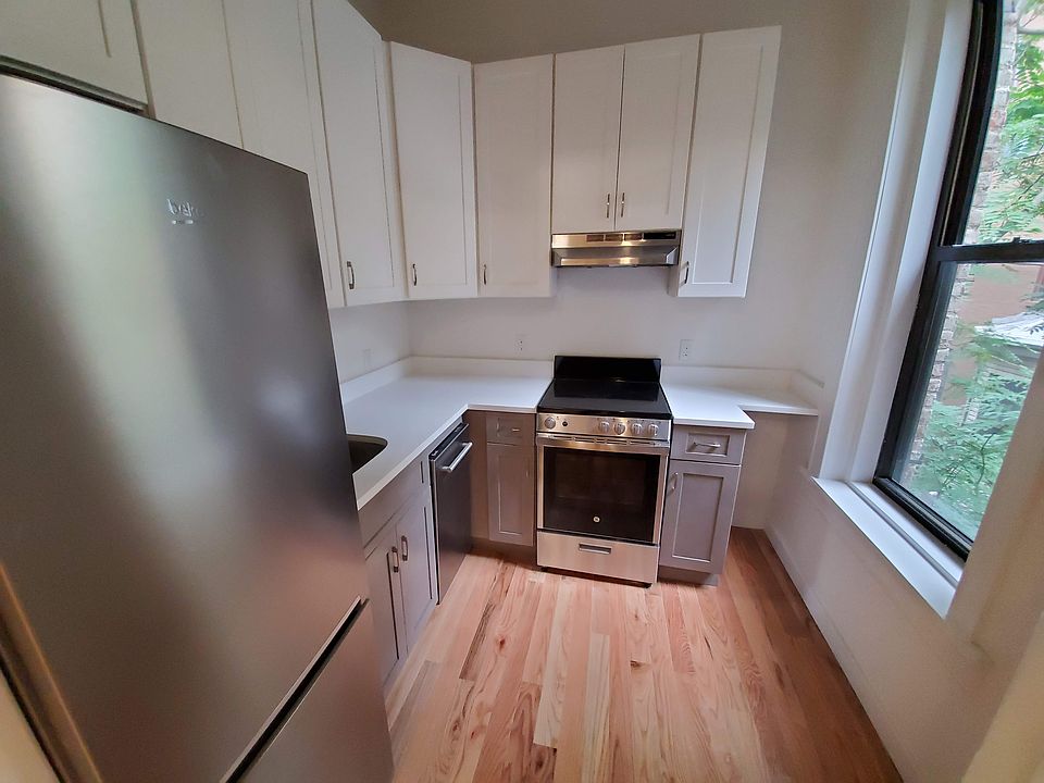 1st image of 46 W 76th St #2R