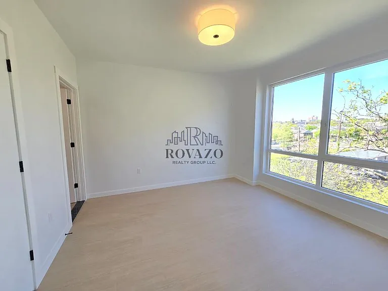 74 Webster St #4D — Photo 9