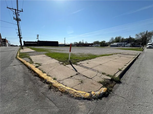 211 W Franklin St, Richmond, MO 64085