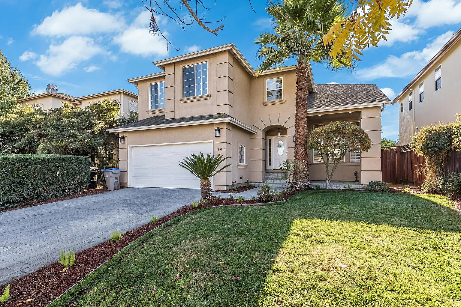 1607 Carmel Dr photo 1