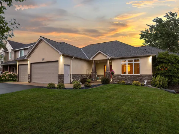 1106 Horseshoe Ln SE, New Prague, MN 56071