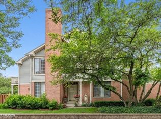 221 College Dr, Mount Prospect, IL 60056