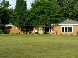 8500 Adler Rd, Lambertville, MI 48144