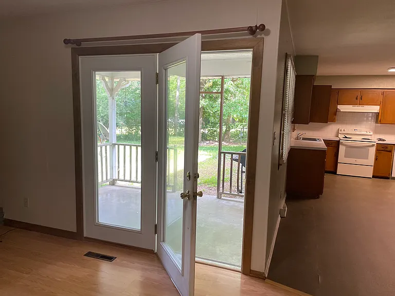 832 S Luster Ave — Photo 14