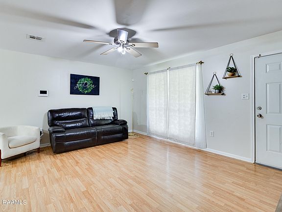 3rd image of 204 W Santa Clara St